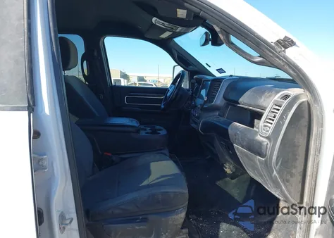 2024 Ram 2500 Big Horn 4X4 6'4 Box z USA, uszkodzony, nr VIN 3C6UR5DL2RG338525